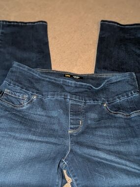 Lee Women's 8S 8 SHORT SCULPTING MID RISE SLIMMING JEANS EXC SHAPE
